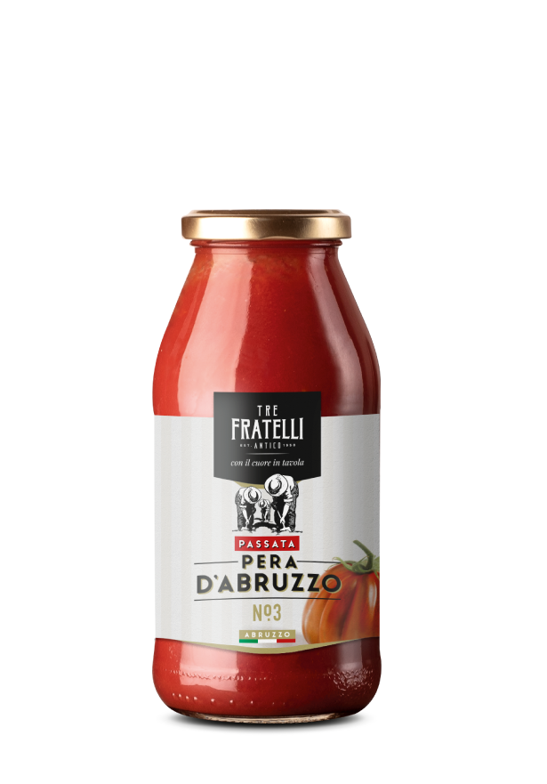 A bottle of tre fratelli Pera D'abruzzo pasta sauce on a transparent background